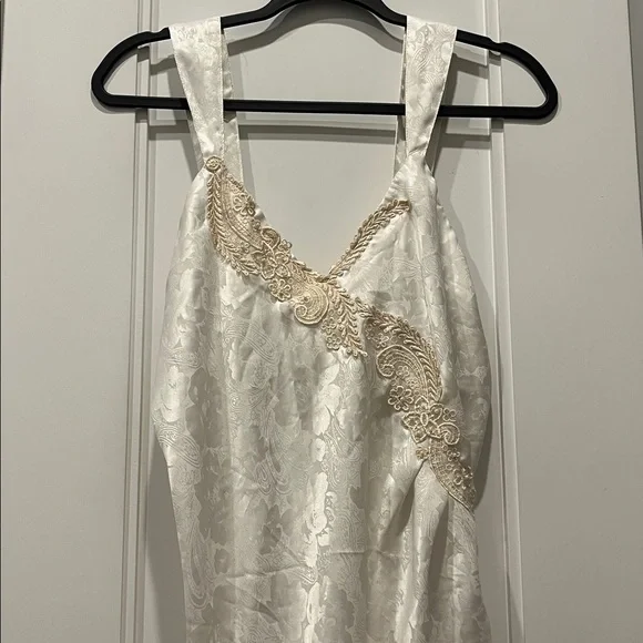 Victoria’s Secret gold label white ivory bridal slip dress/top - Picture 6 of 6